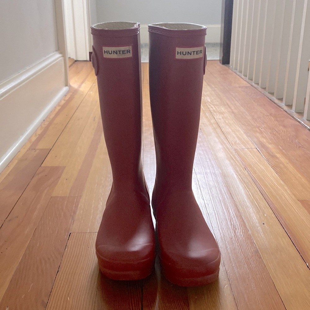 Hunter tall rain boots - Girls size 5 - Red